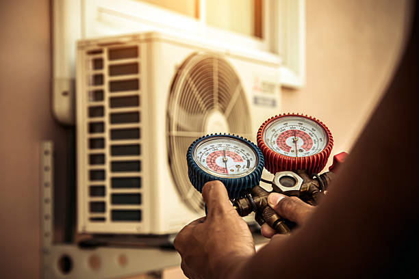 Professional Hvac technician working in Enterprise, OR